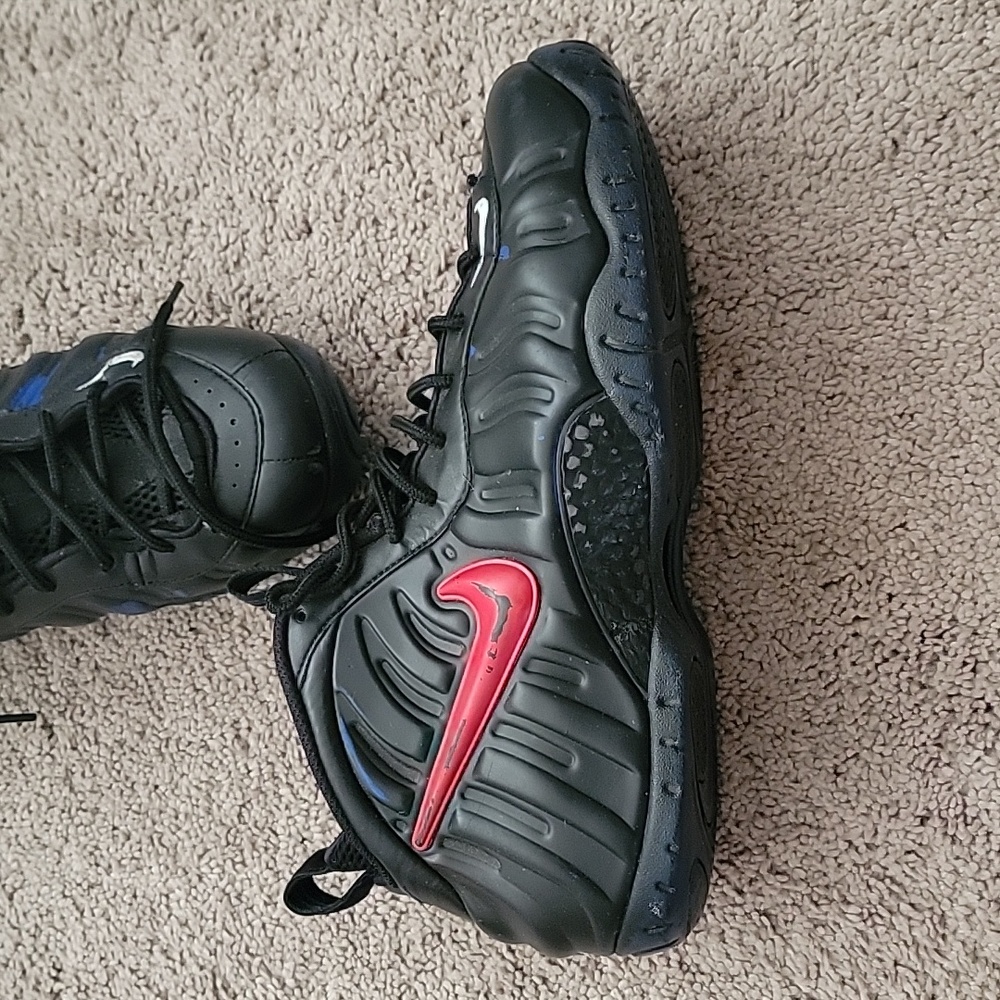 Men size 11.5 Foamposite